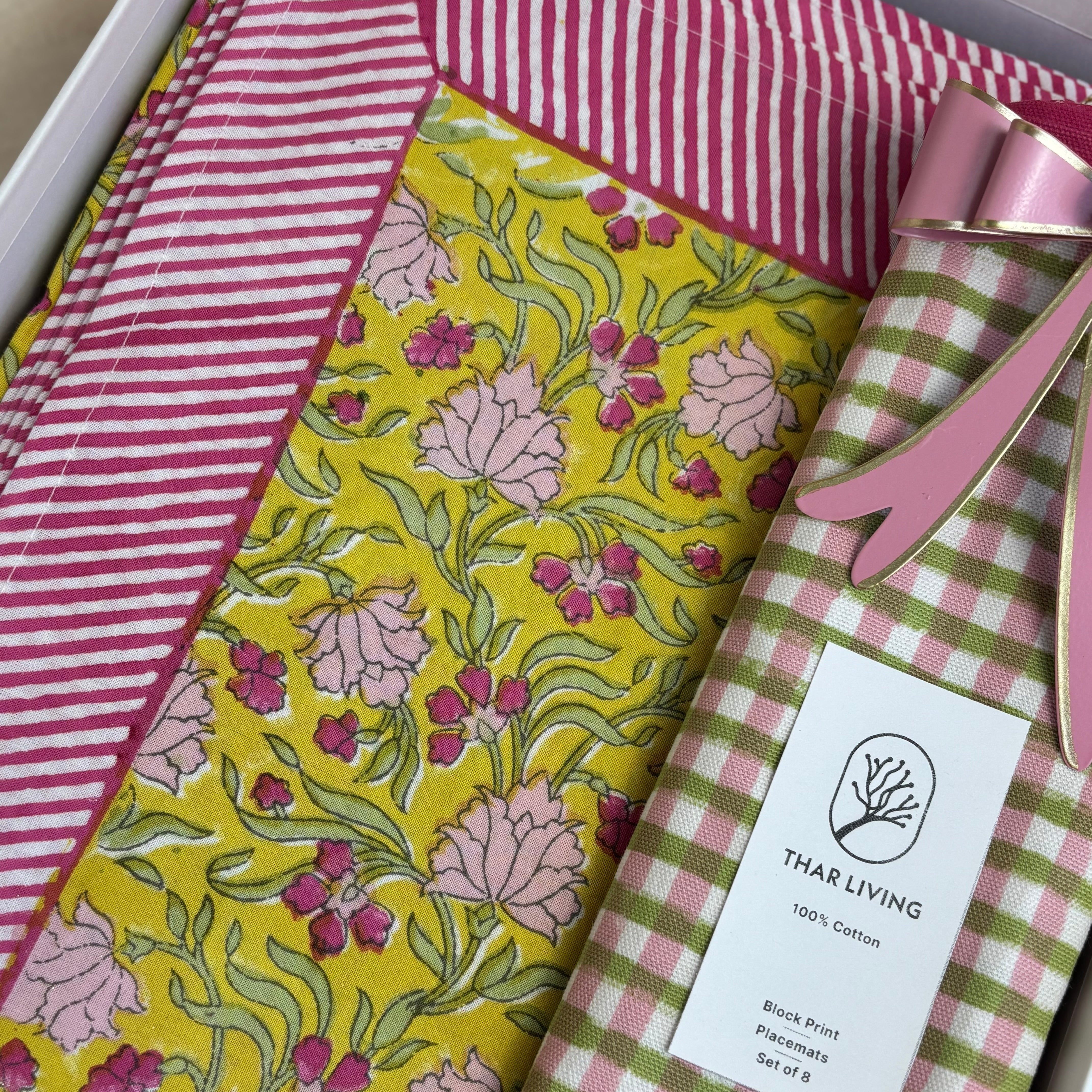Jasmine holiday gift set by Thar featuring a hand block-printed cotton table cloth and 8 matching placemats.
