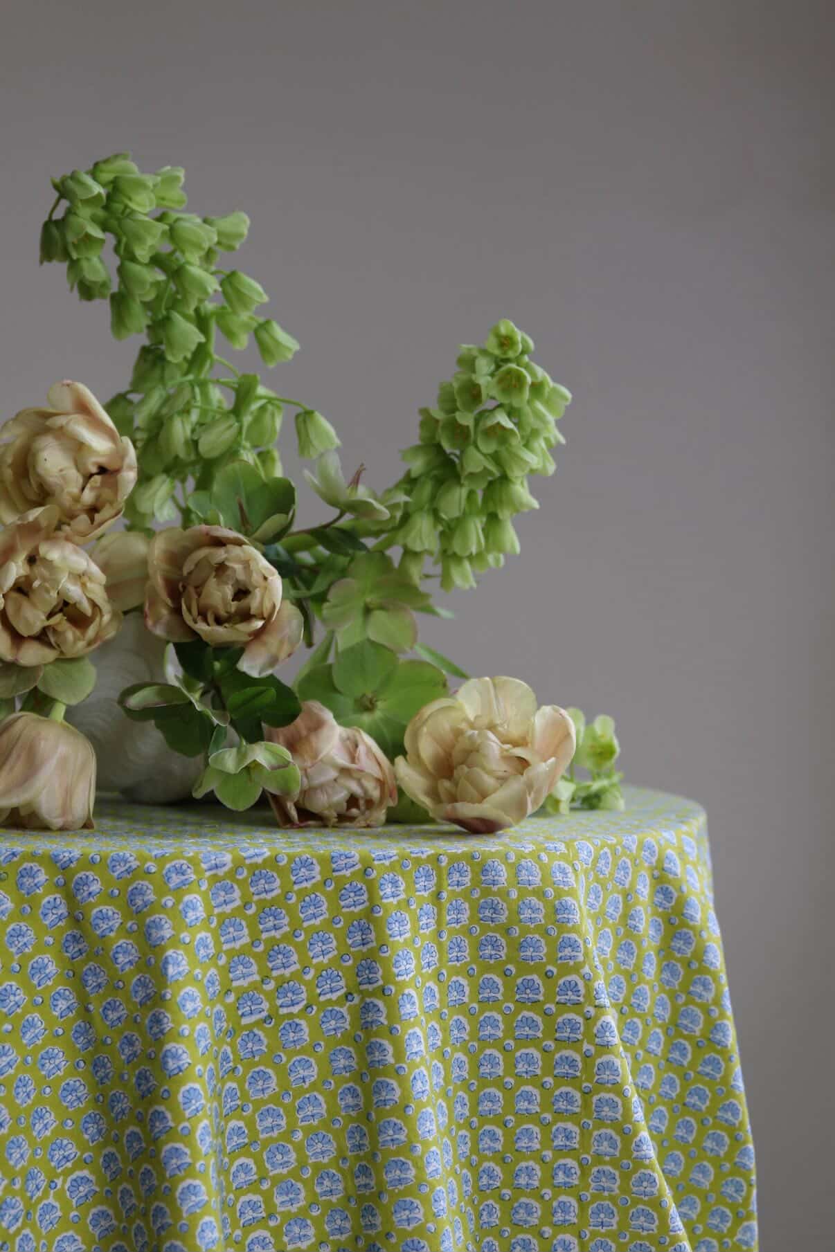 Phlox-Hand Block Printed Table Cloth & 6 Napkins