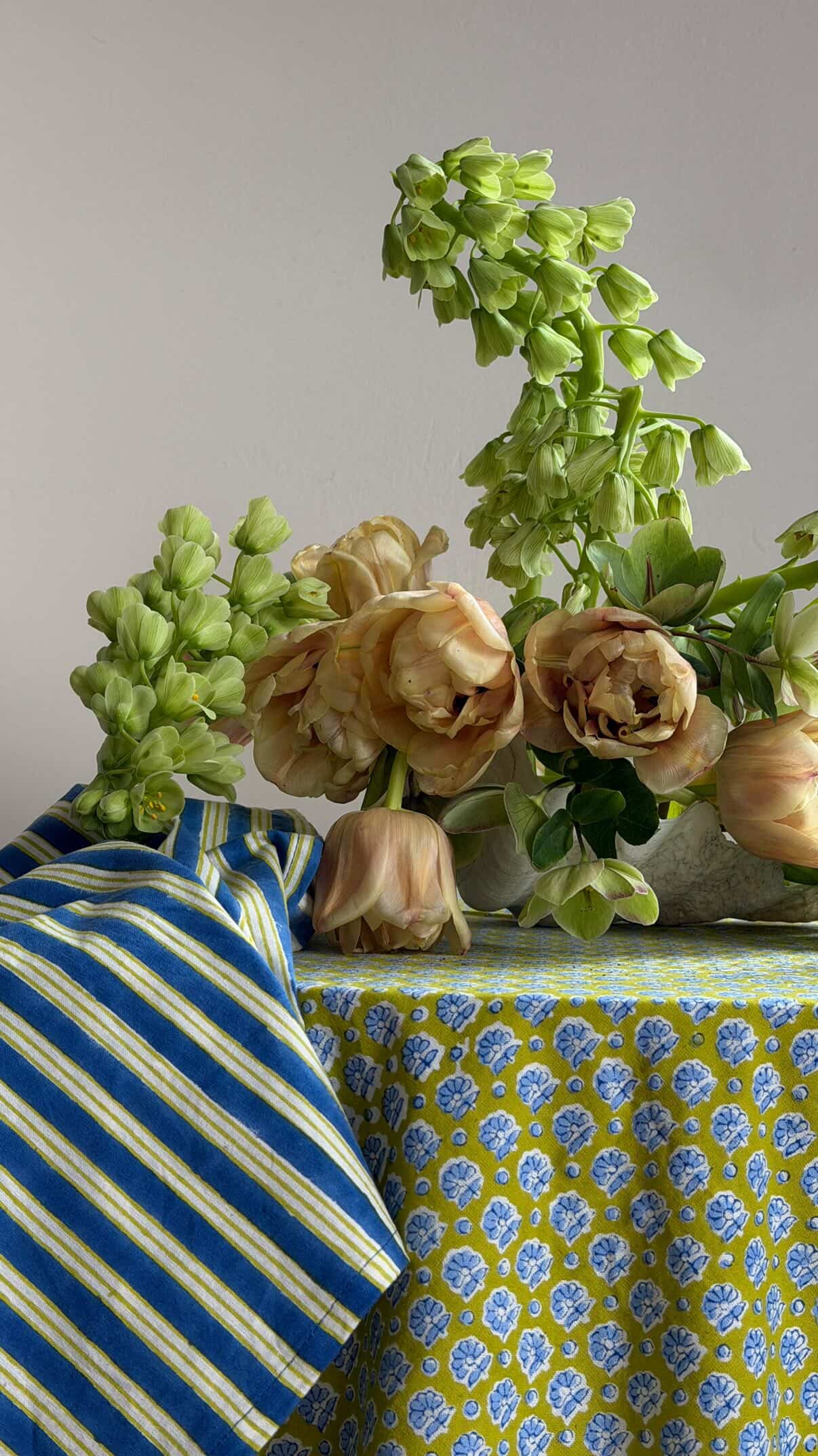 Phlox-Hand Block Printed Table Cloth & 6 Napkins
