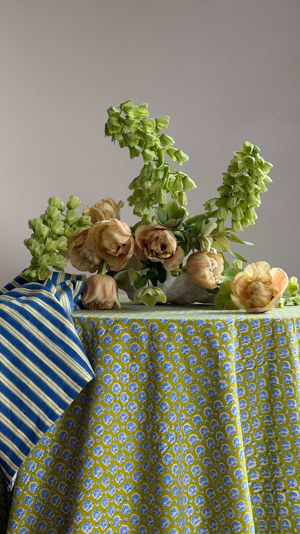 Phlox-Hand Block Printed Table Cloth & 6 Napkins