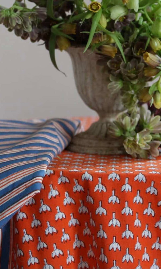Lotus– Hand Block Printed Table Cloth & 6 Napkins Set